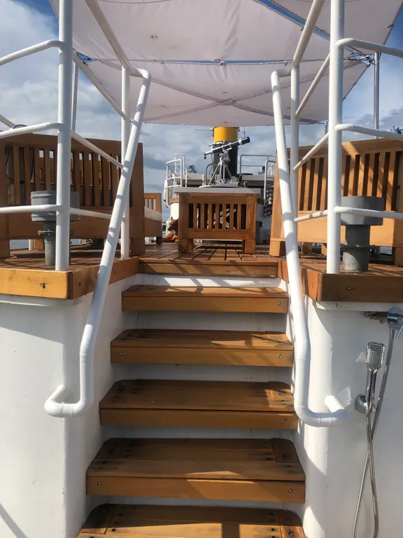 Теплоход для проживания