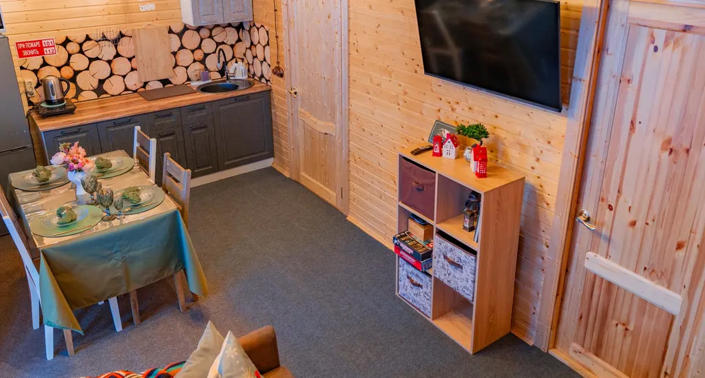 Домик с бассейном Арик