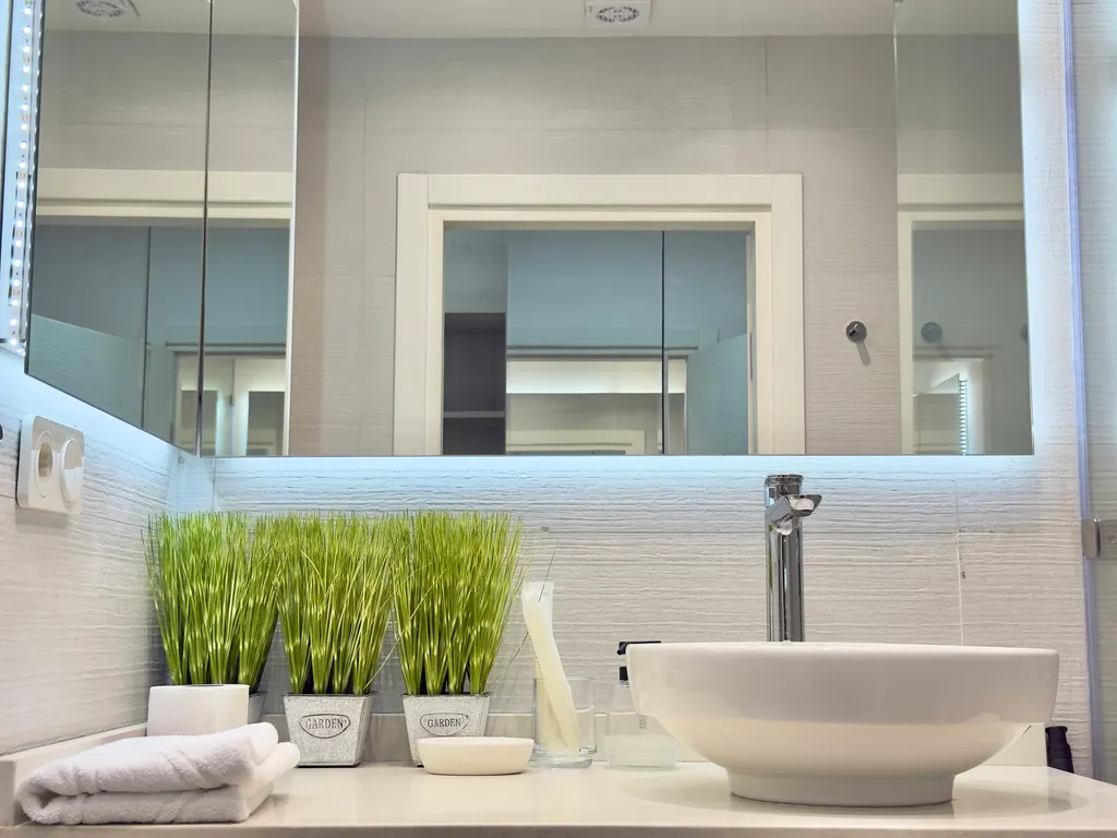 Студия с видом на море и горы