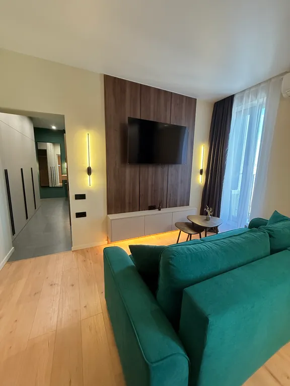 Просторная дизайнерская квартира с видовой терассой на берегу моря