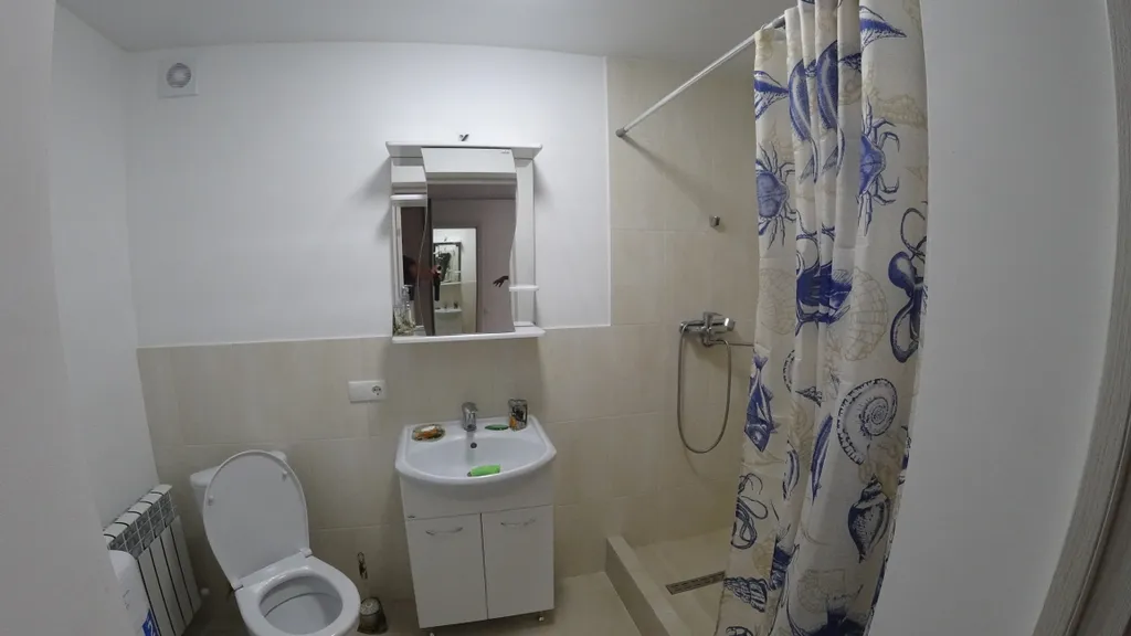 Отличная двухкомнатная квартира с двориком