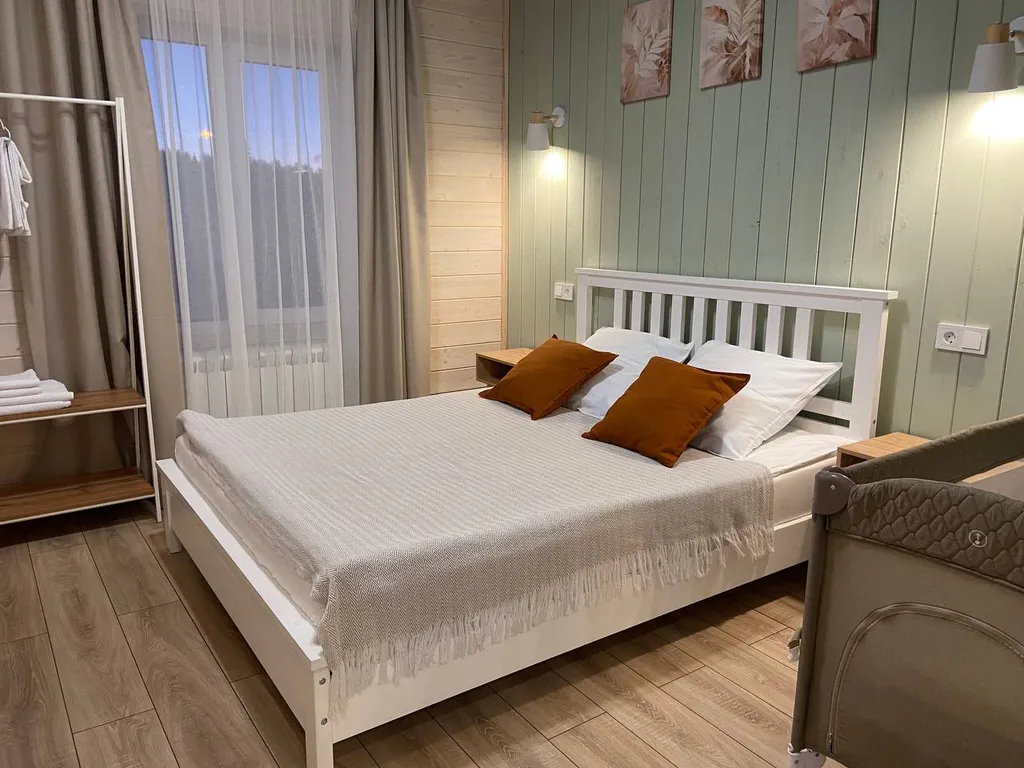 Домик Сказочный Лес с гриль-мангалом, костровой и большой сауной