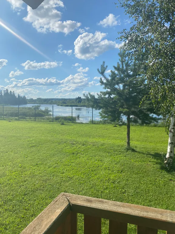 Дом с баней на берегу озера