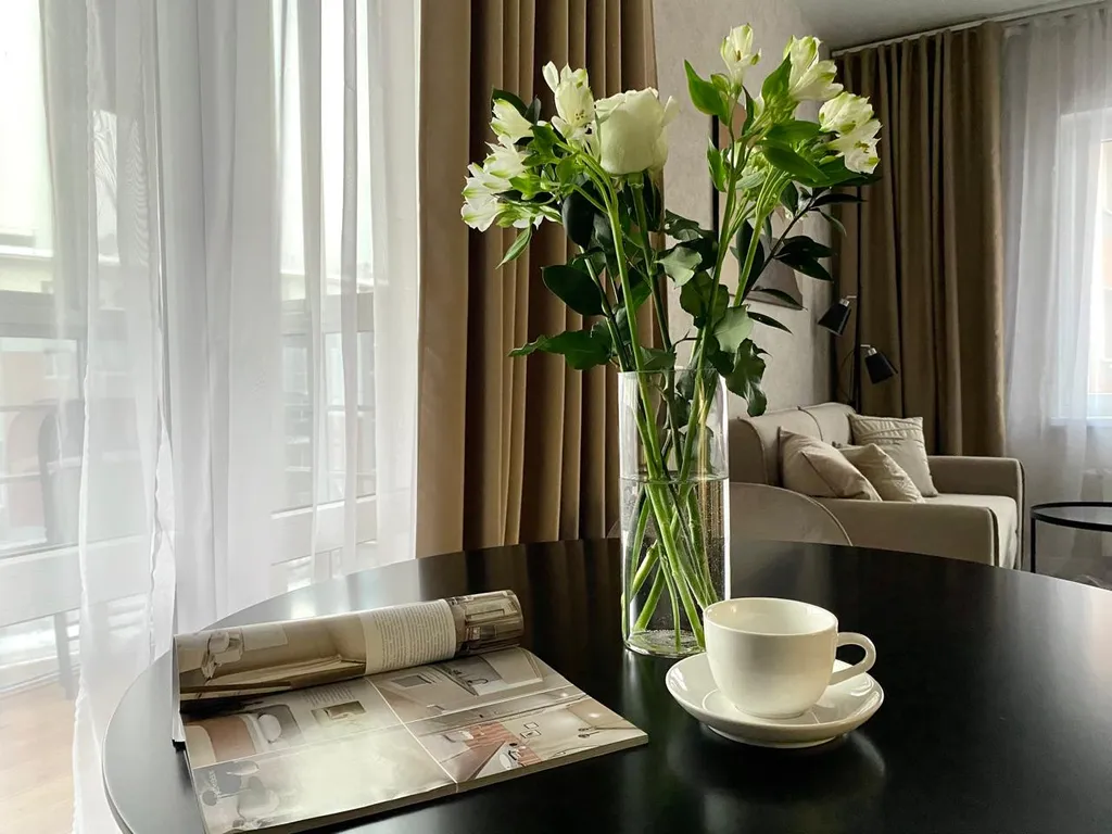 Трехкомнатная квартира Mocha Mousse недалеко от вокзала