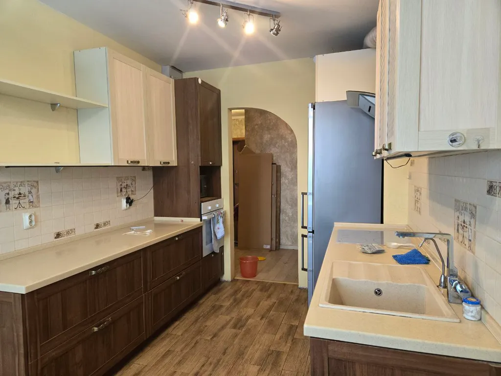 Просторная 2-х комнатная на пр-т Ленина Метро - Двигатель Революции