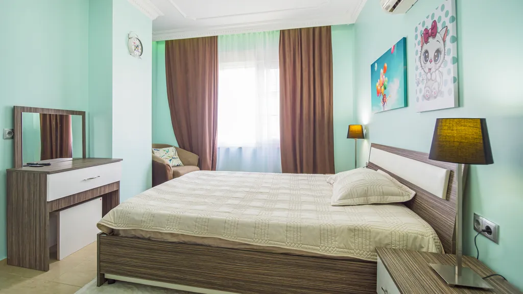 Семейная квартира с бассейном рядом с морем