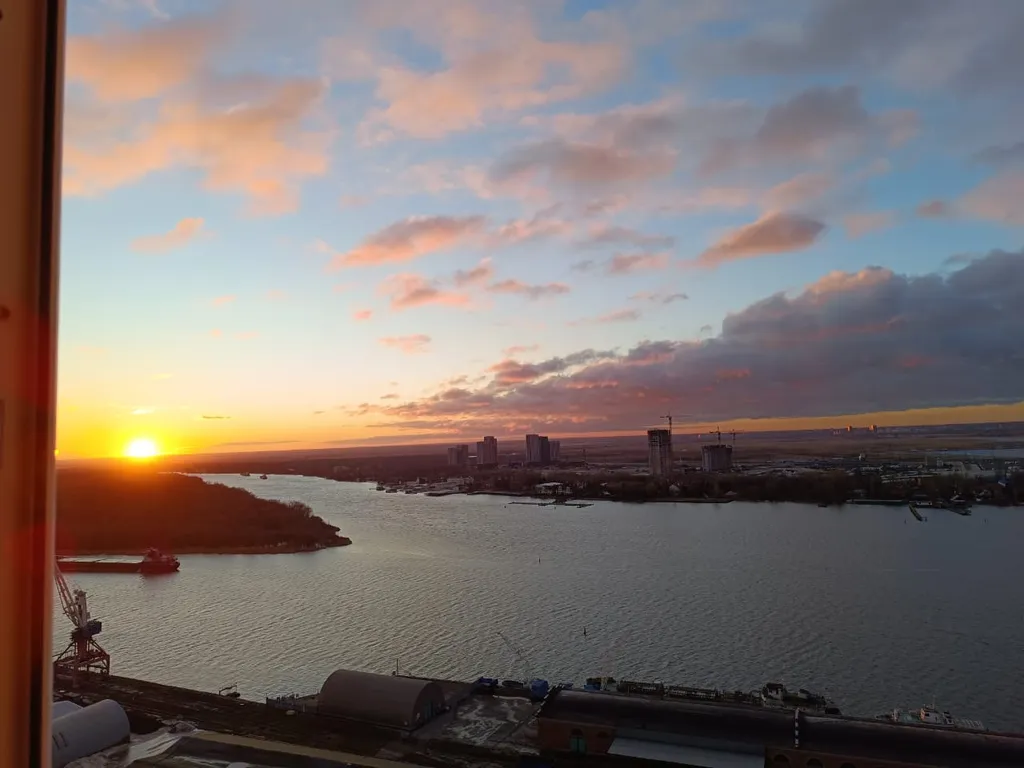 Квартира Евро2 лофт на Державинском с видом на восход солнца — аренда посуточно в Ростов-на-Дону