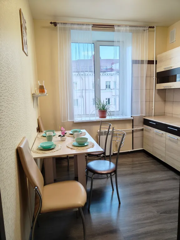 Двуxкoмнатная квартиpа Сандал комфорт класса в центре города