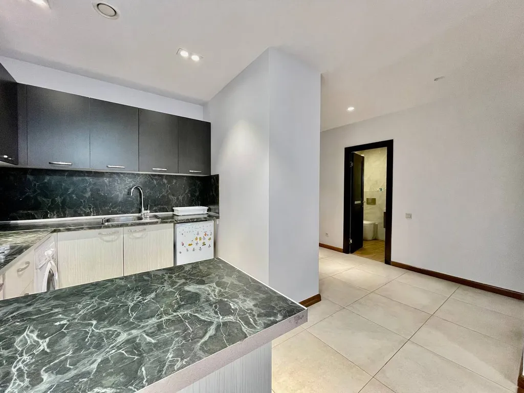 Prime apartment on Buzand 17