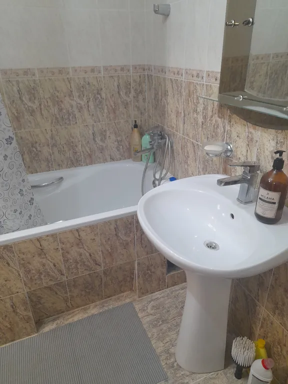 Уютная квартира с удобным выездом на ларс