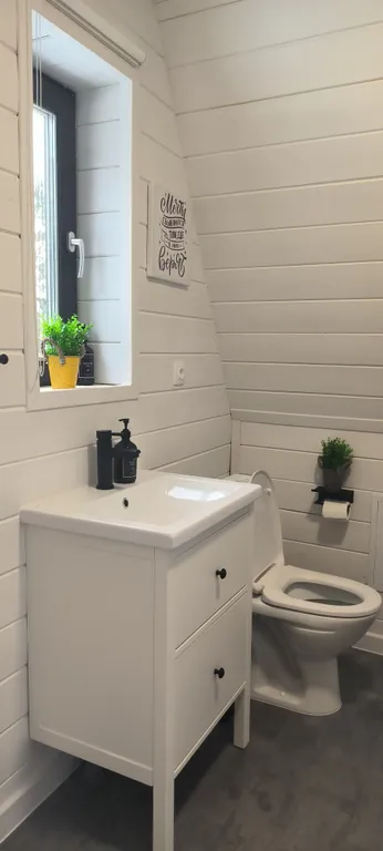 Современный дом в сосновом лесу в 30 минутах от аэропорта