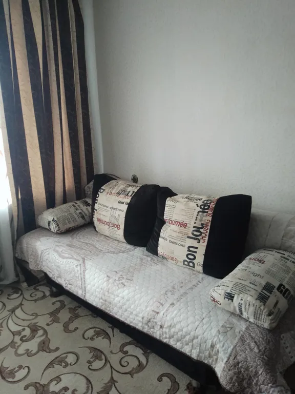 Уютная двухкомнатная квартира в центре города. Балкон застеклён