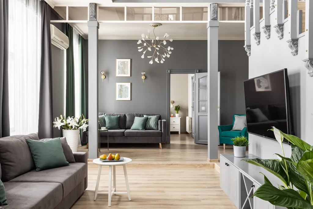 Атриум с распашной лестницей