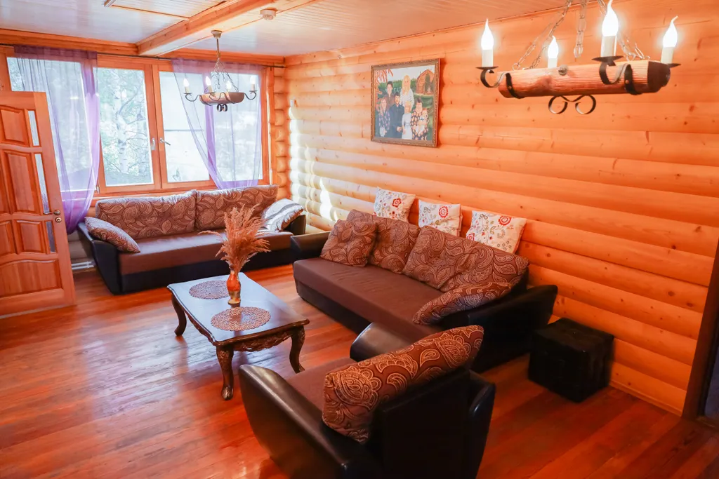 Огромная фамильная усадьба с баней на берегу водохранилища