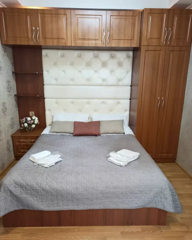 Квартира в 1 минуте от метро Кара Караева