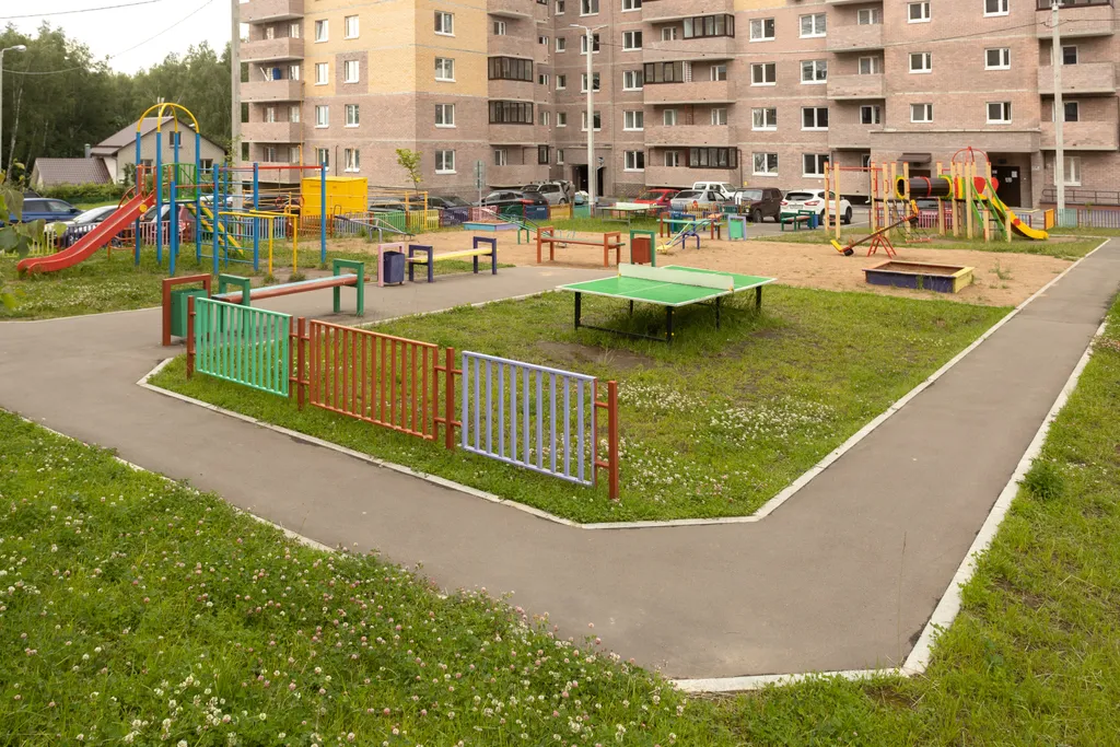 Дизайнерская трёххкомнатная квартира с панорамным видом Смоленска