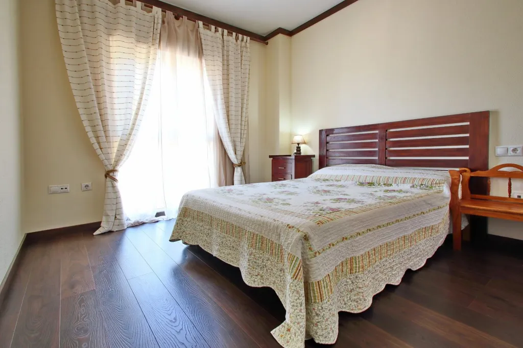 Апартаменты с видом на тихий сад рядом с морем