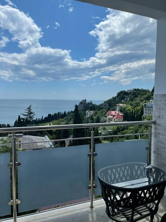 Апартаменты с шикарным видом на море и горы