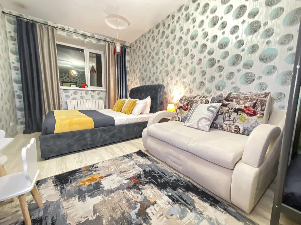 Двухуровневая квартира для большой компании