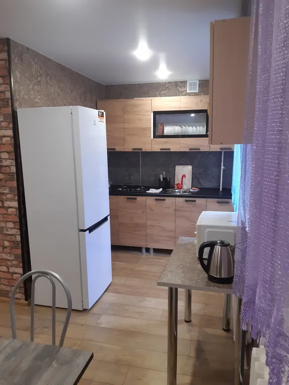 Просторная квартира недалеко от въезда в город — аренда посуточно в Серов