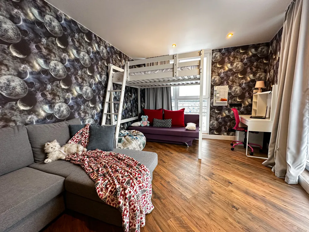 Geometry - просторная квартира с панорамным видом на реку в центре