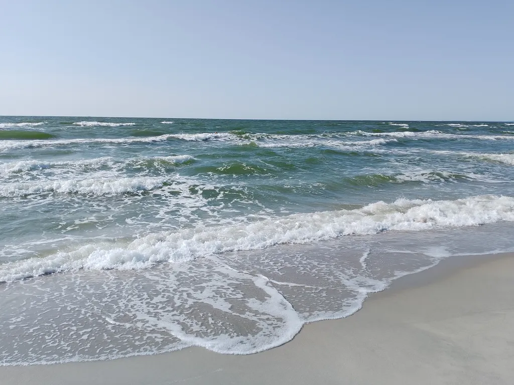 Комфортная 2-х комнатная квартира в центре города и рядом с морем