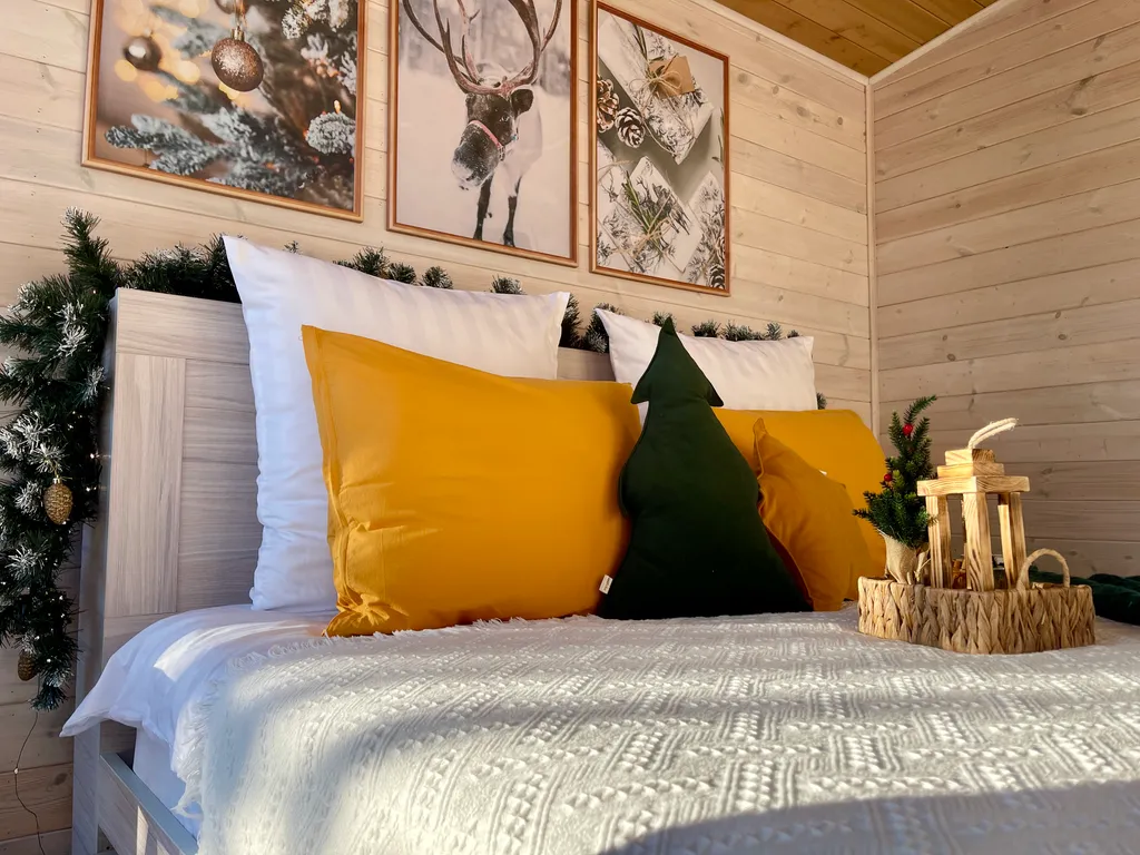 Уютный светлый дом с панорамным остеклением и банным чаном