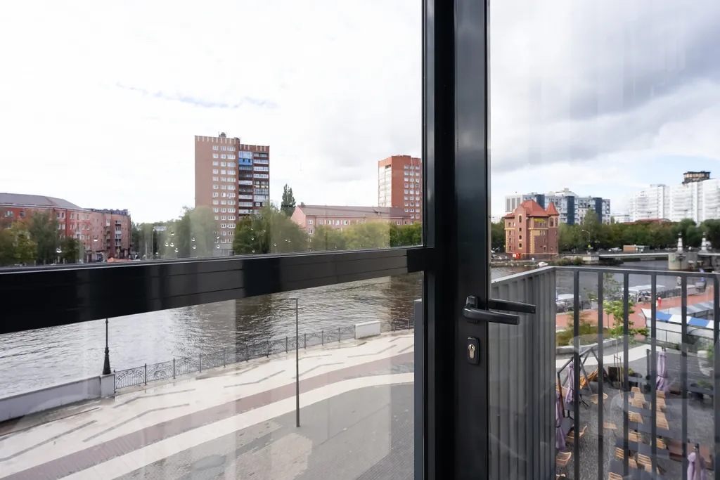 Просторная студия на набережной