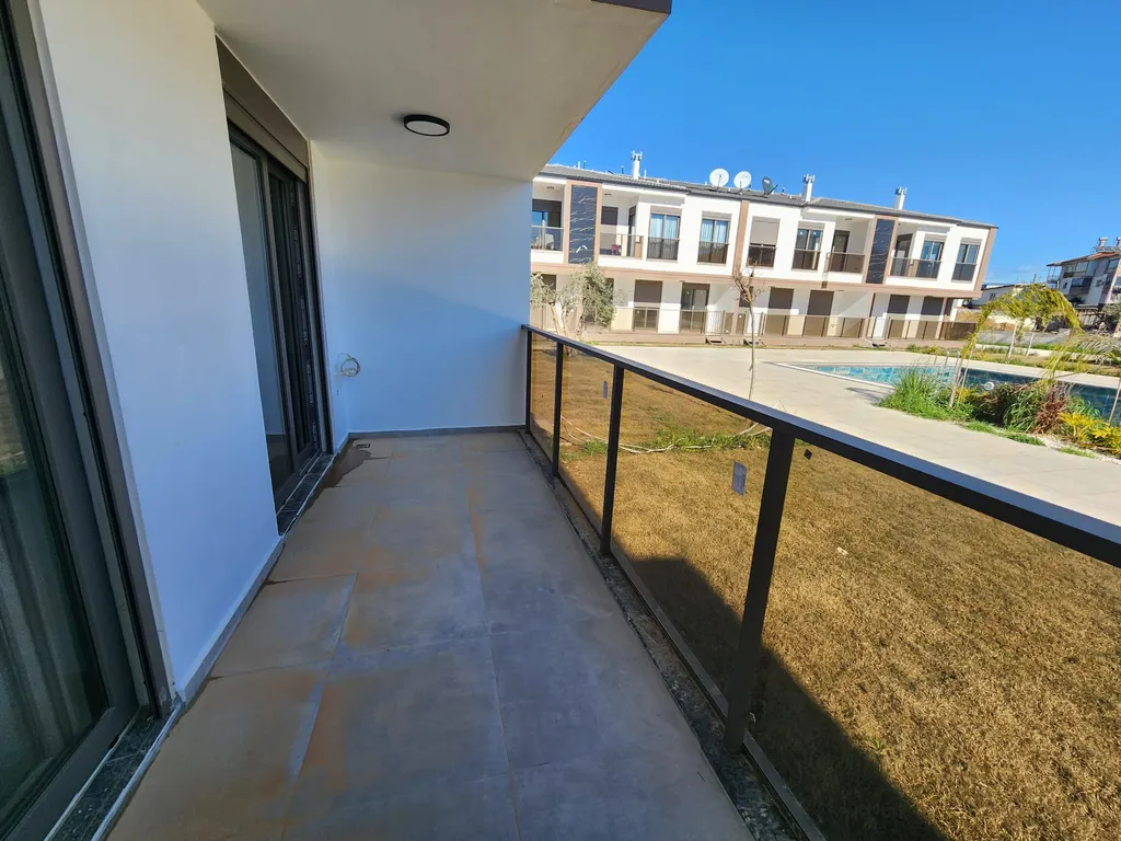 Новая 3-х комнатная квартира недалеко от пляжа в комплексе с бассейном