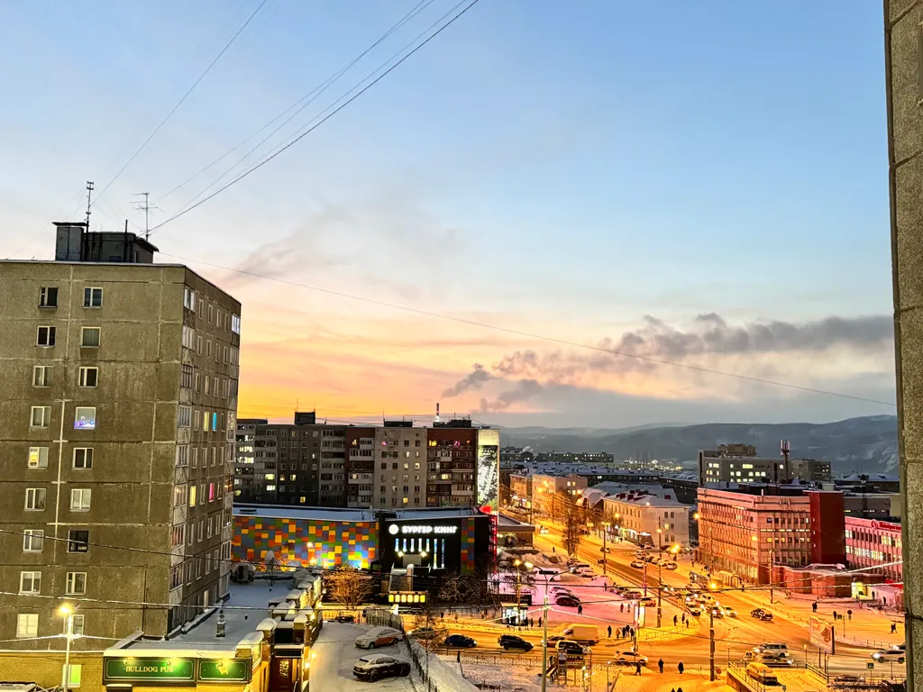 Уютная квартира с самозаселением в центре рядом с рестораном Тундра