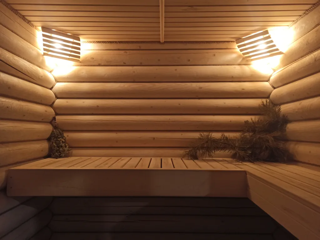 Уютный бревенчатый дом Life veranda на берегу пруда с баней на дровах