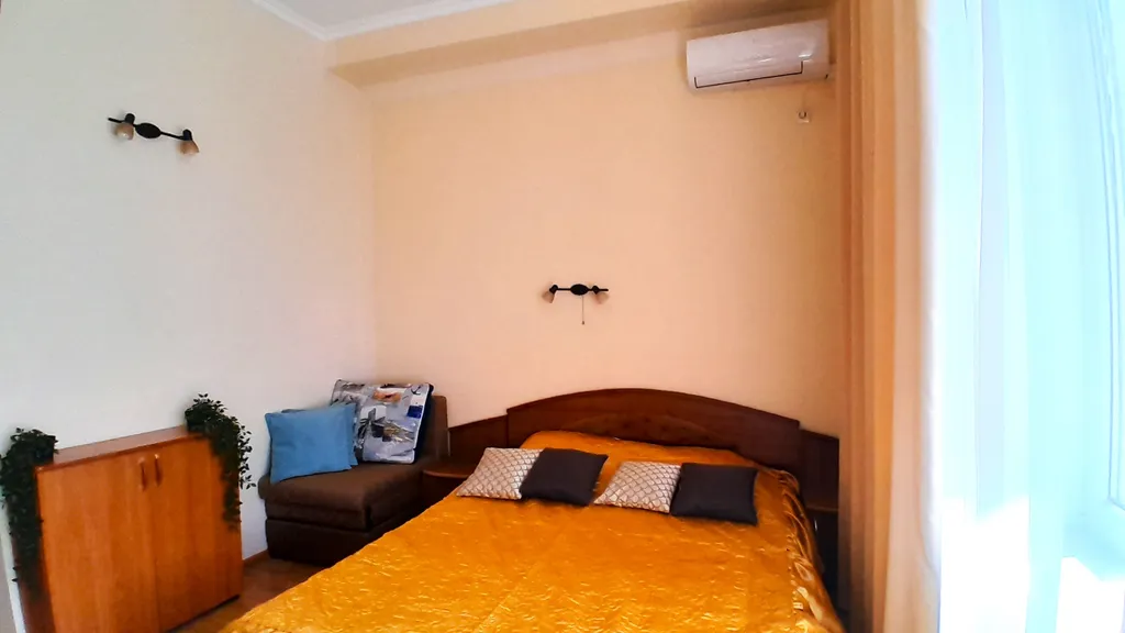 Квартира Квартира Студия с большим балконом на 2-м этаже — Севастополь