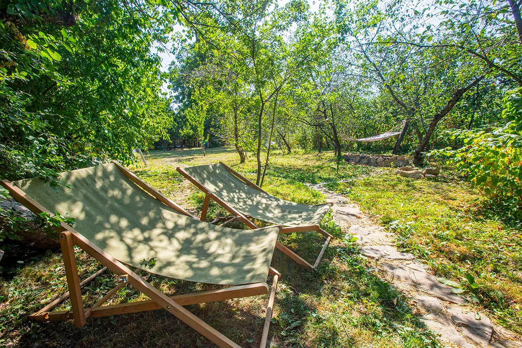 Домик с садом у заповедника