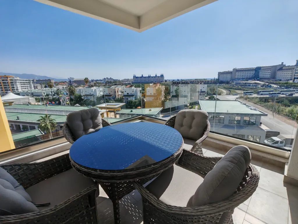 Квартира 1+1 в Azura World c видом на бассейн и аквапарком