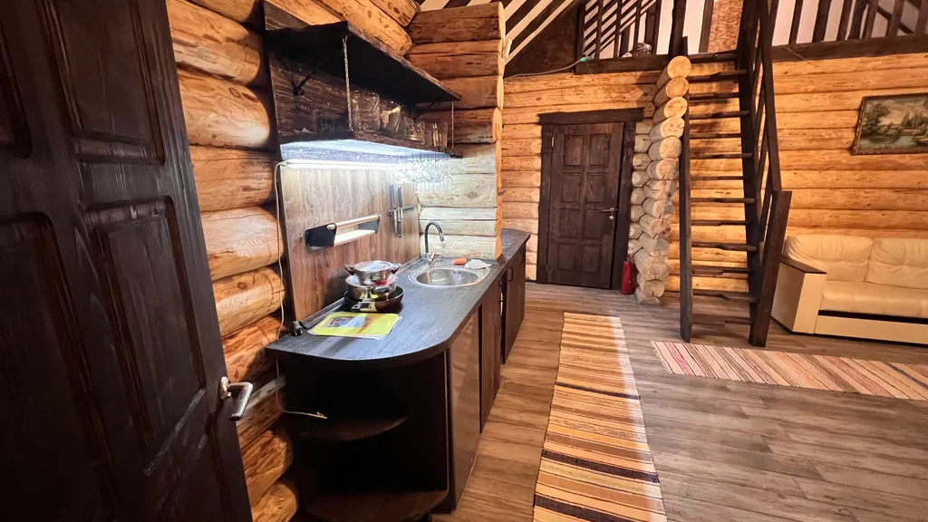 Рубленный дом - баня с террасой