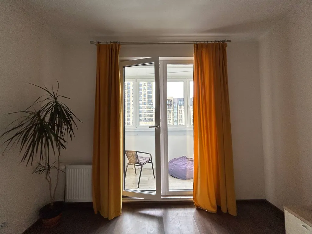 Двухкомнатная просторная квартира в стильном районе