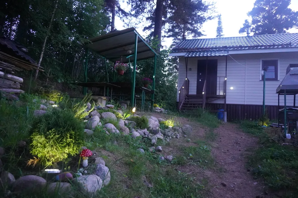 Домик на горке с баней