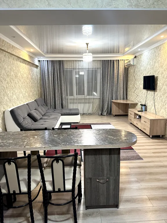 Квартира Двухкомнатная квартира возле аэропорта — Алматы