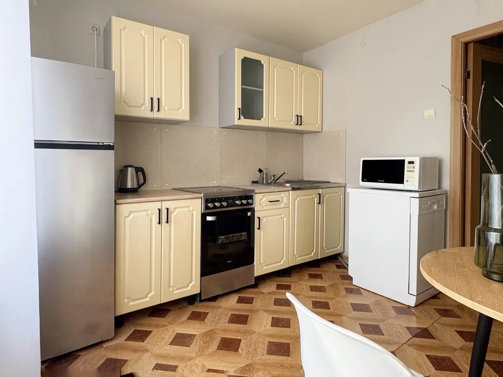 Квартира рядом с СШ Атлант в районе окружной больницы