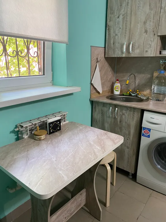 Комната - все имеется для проживания, отдельный вход