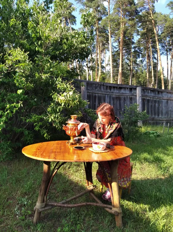 Лесной домик за рекой