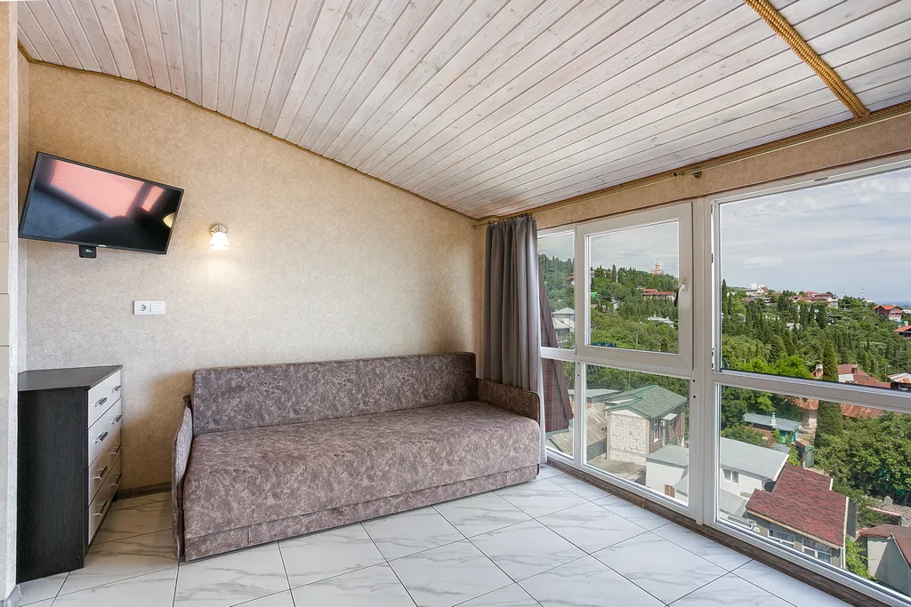 Квартира-студия с панорамным видом на море