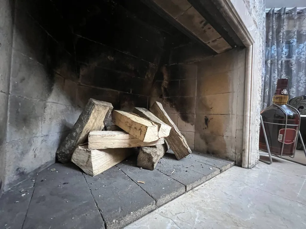 Большой дом в 10 метрах от моря