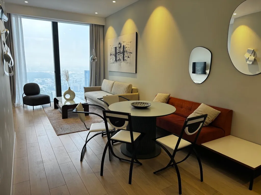 Видовые апартаменты с отдельной спальней