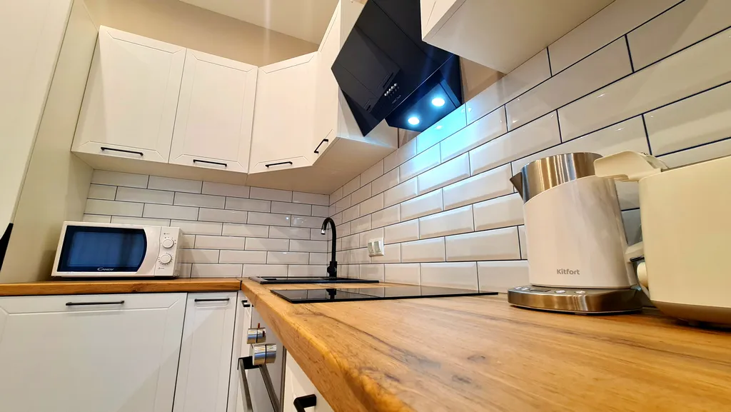 Квартира-студия с изолированной спальней и балконом в приморском парке