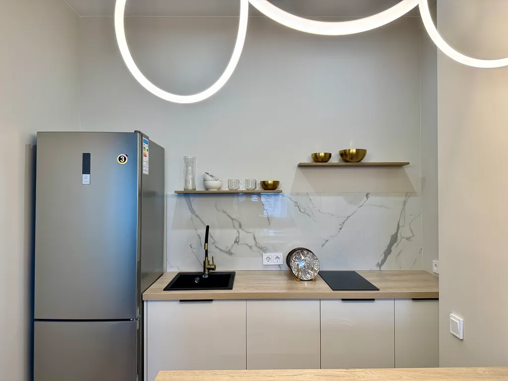 Новые апартаменты в центре с видом на море и город