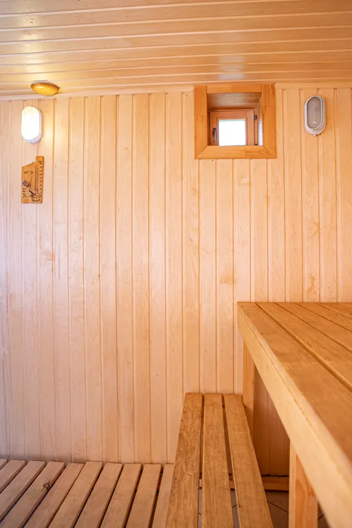 Коттедж с баней