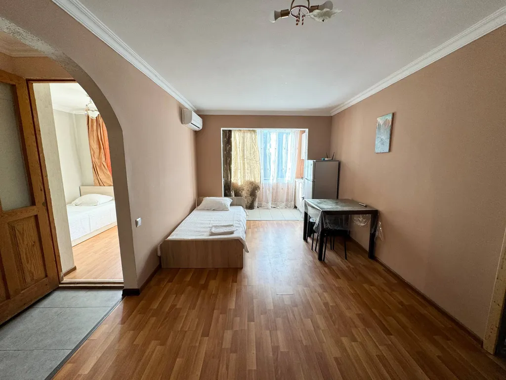 Трёхкомнатная квартира с ремонтом на ул Гочуа