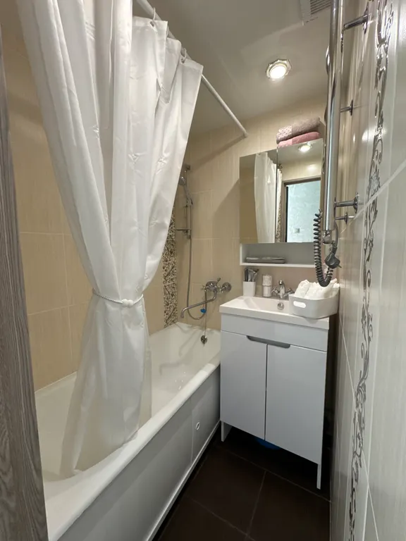 Уютная солнечная квартира в районе Золотого моста