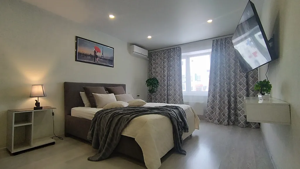 Уютная квартира в стиле лофт с комфортной кроватью и угловым диваном — аренда посуточно в Липецк